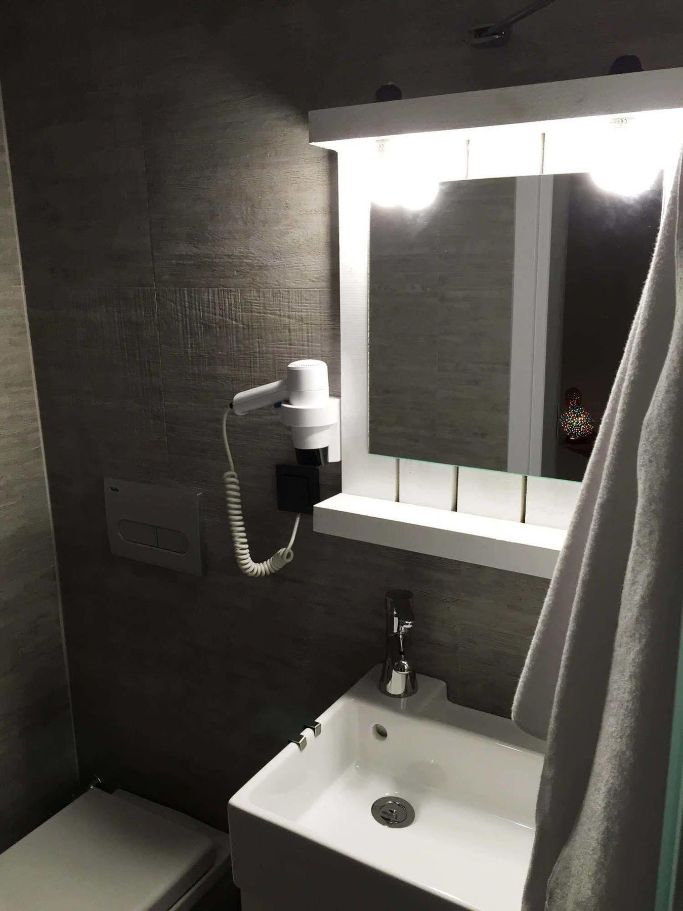 Casa Pallet Hotel (Adults Only) Далян Екстериор снимка