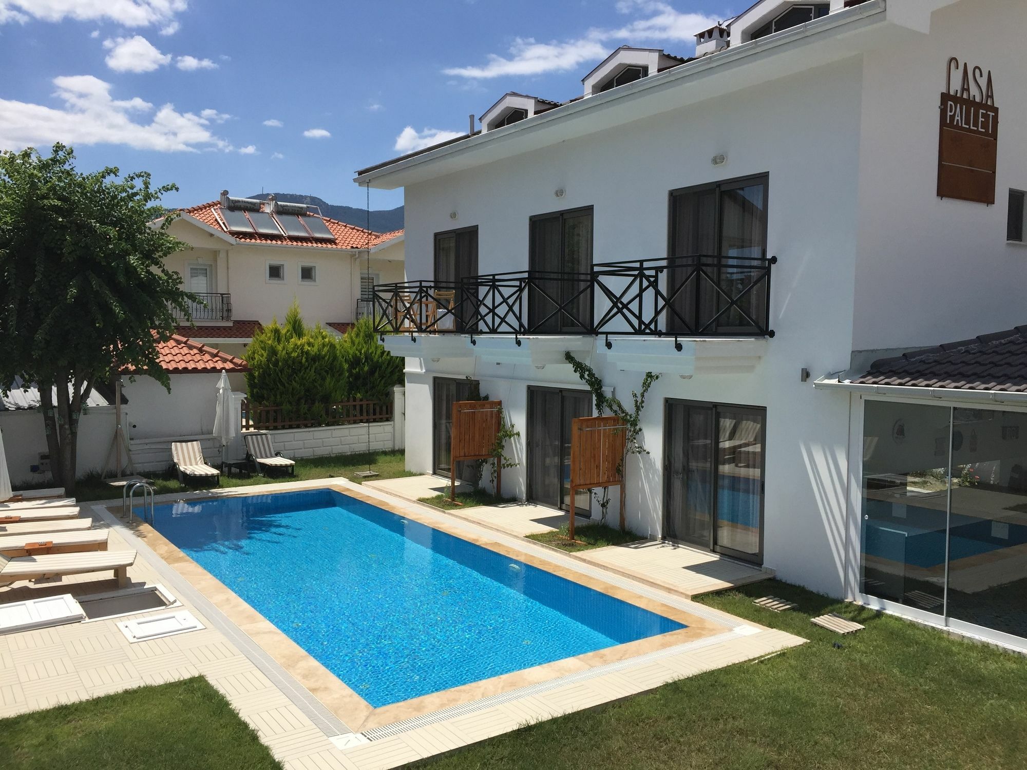 Casa Pallet Hotel (Adults Only) Далян Екстериор снимка